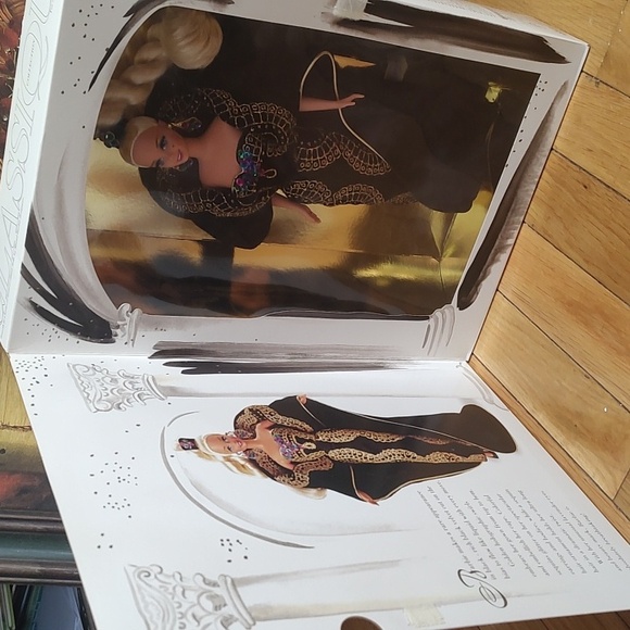 Midnight Gala Barbie/1995 - Picture 3 of 13